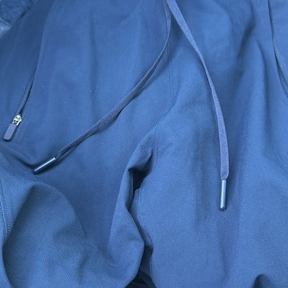 Lululemon sz 2 License to Train High-Rise Pant True Navy, NWOT new without tags - Picture 3 of 10